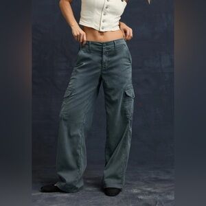 American Eagle Dreamy Drape Wide Leg Cargo Pants in Teal Size 12